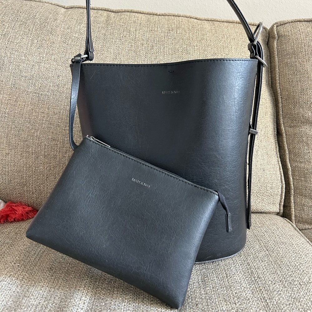 Matt & Nat vegan leather bucket bag tote bag with attachable pouch